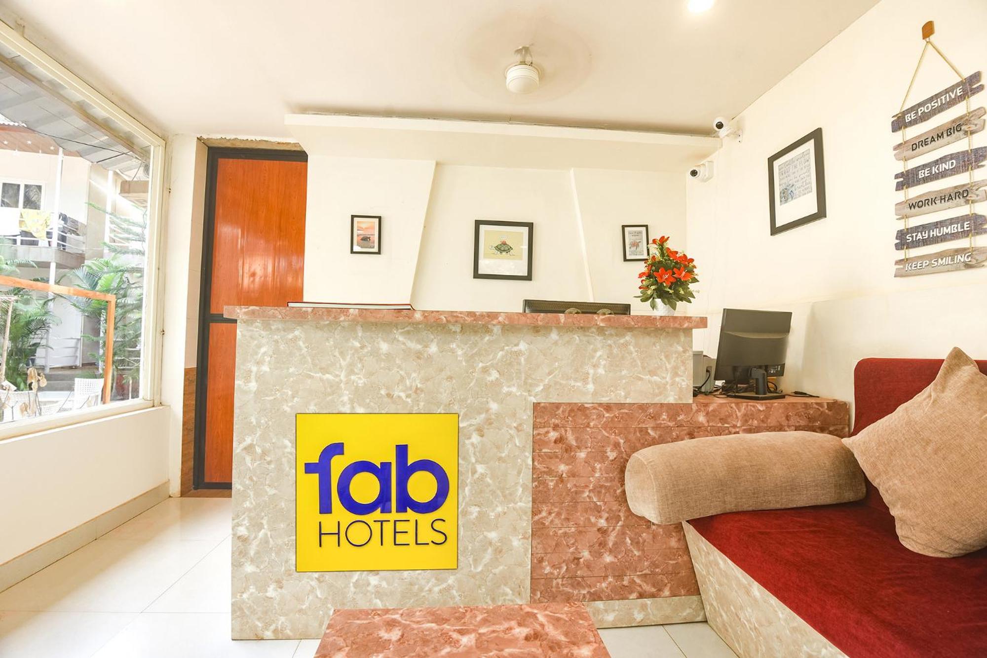 Fabhotel La Volga - Nr Morjim Beach Luaran gambar