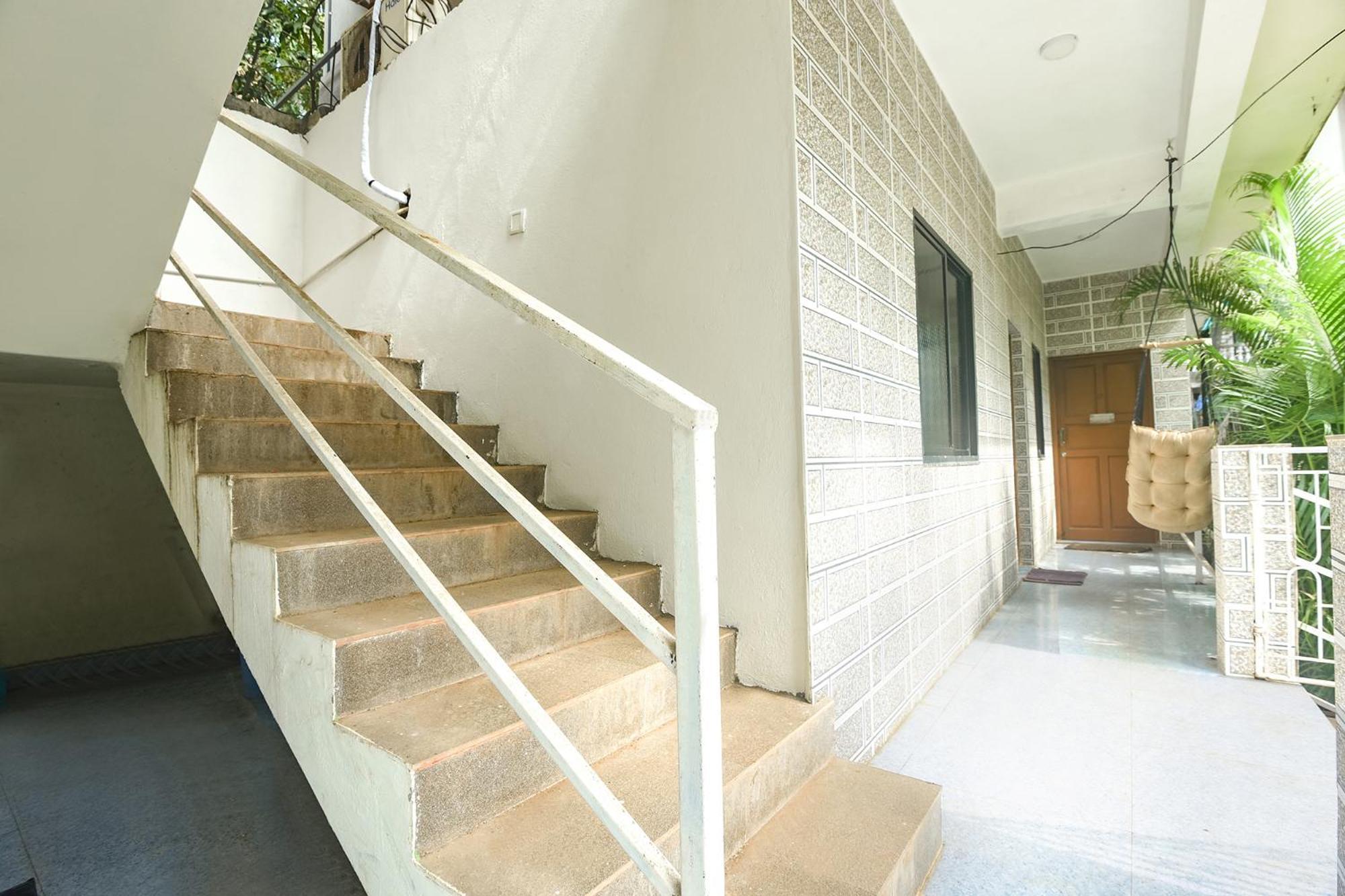 Fabhotel La Volga - Nr Morjim Beach Luaran gambar