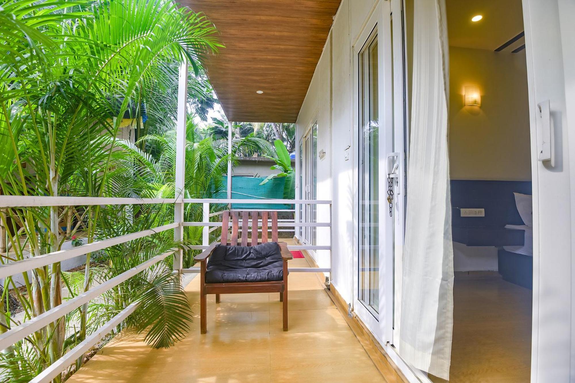 Fabhotel La Volga - Nr Morjim Beach Luaran gambar