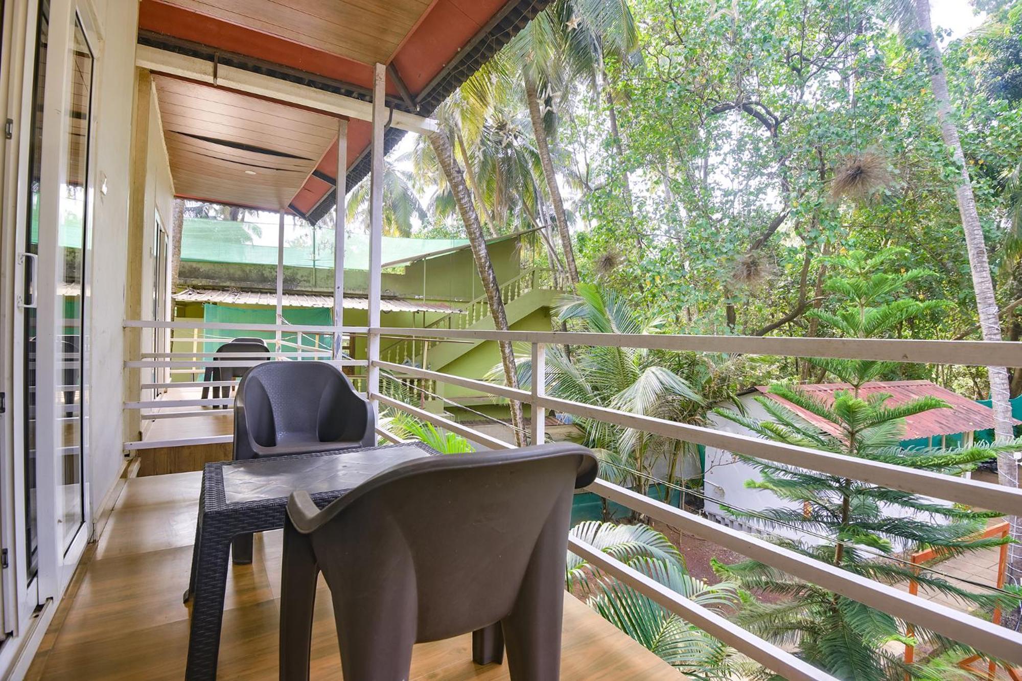 Fabhotel La Volga - Nr Morjim Beach Luaran gambar